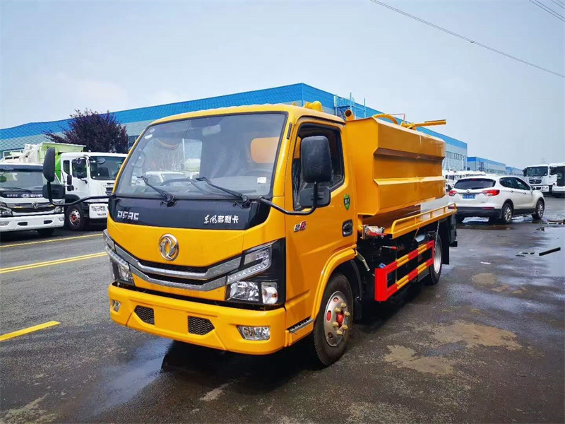 東風(fēng)多利卡6方方罐清洗吸污車