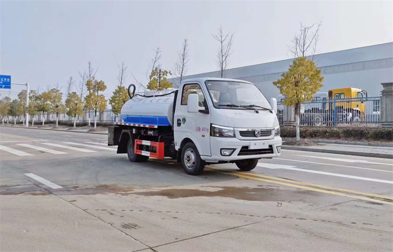 藍牌東風(fēng)途逸清洗吸污車