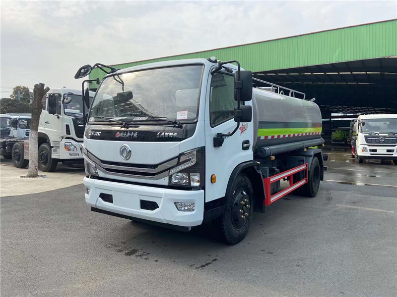 東風(fēng)多利卡9方灑水車