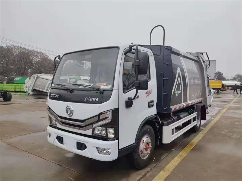 東風多利卡7方后裝壓縮式垃圾車