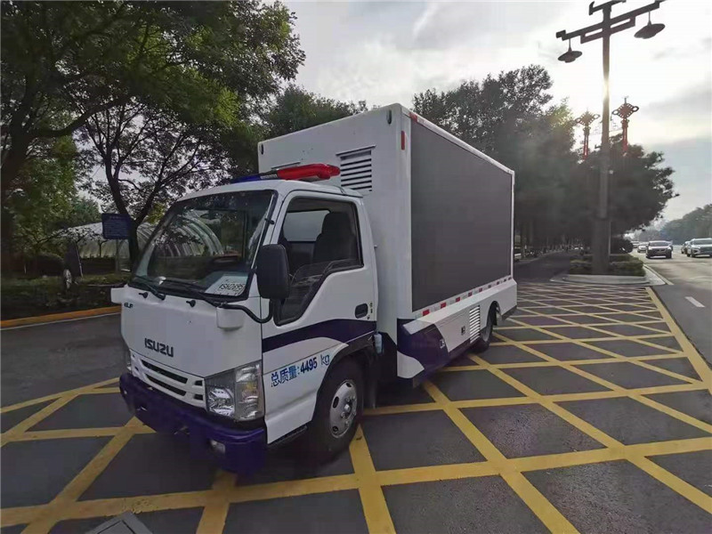 程力五十鈴普法宣傳車(chē)