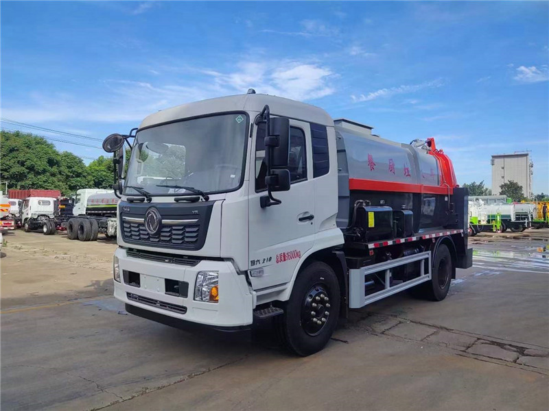 東風天錦12方餐廚垃圾車廠家